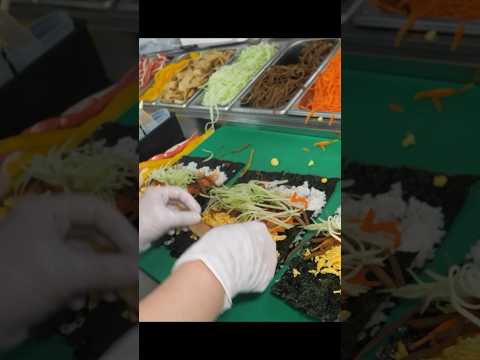 10평도 안되는 동네 김밥 집에서 하루 500줄 완판! / 500 rolls sold out at a local gimbap restaurant! #shorts