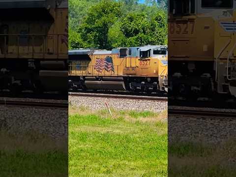 HIGH SPEED UP MEGA STACK ROARS THRU CROSSING WITH 3 MID DPU'S! #crossing #unionpacific #train