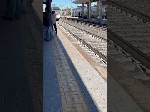 Move away from the yellow line #theychannel #buhayitaly #railwaystation #youtubeshorts