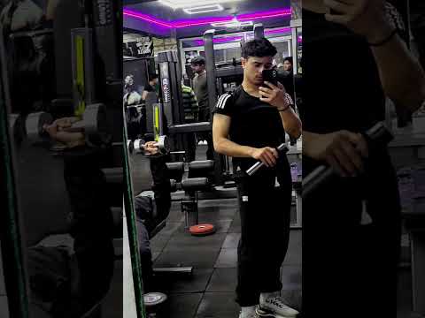 Tricep gym #trending #youtubeshorts #viralvideo #ytsstudio #ytshorts #shorts #gymlife