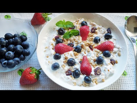 HEALTHY BREAKFAST RECIPE || MUESLI RECIPE || MUESLI BERRIES YOGHURT RECIPE