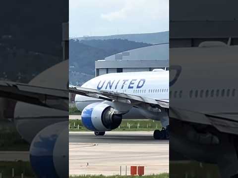 United preparándose para el despegue #youtubeshorts #remix #planespotting #aviation #shorts #short