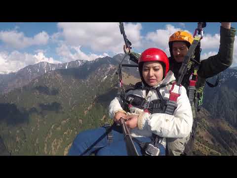 Paragliding bir billing with pilot Lucky Thakur