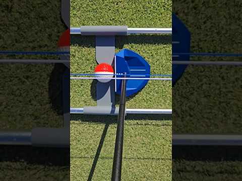 Eyes over or inside the golf ball when putting?  @purgolftraining #putter  #golf ‎@labgolf 