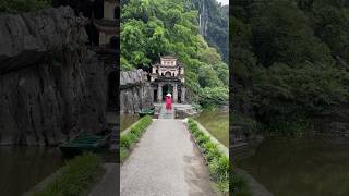 北越🇻🇳三谷碧洞，一起探索自然的美😍 #vietnam #ninhbinh #mountains #travel #越南 #旅遊 #景點