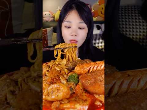 먹방 먹는 소리 Spicy Hot Pot  #asmr #mukbang #food #eating #shorts