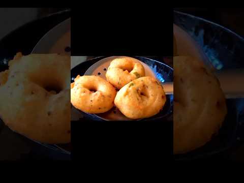 मेदू वडा | उडीद वडा करण्याची सोपी पद्धत#ruchkarswad #recipe #cooking #food #shorts #