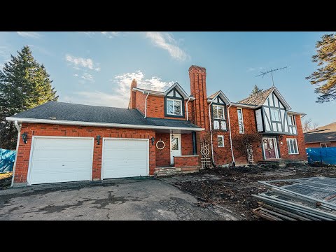 They FLED The Country! Strange ABANDONED 1980's Mansion with EVERYTHING Left Behind!