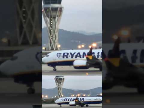 Ryanair despegando en Barcelona #youtubeshorts #remix #aviation #planespotting ##shorts #short