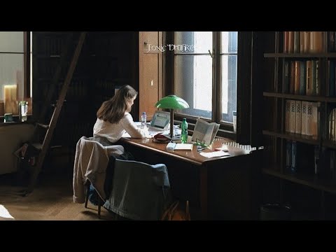 Romanticizing Studying in a Columbia University Library (Autumn Version)