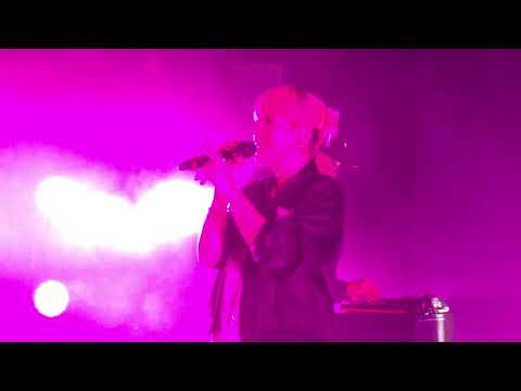 lily allen / cake (live in Amsterdam)