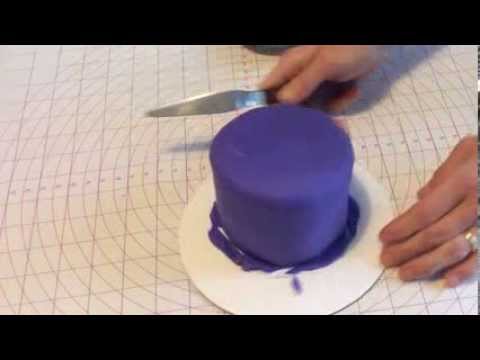 How to Make a Snowflake Cake Part One: Covering the Cake with Rolled Fondant