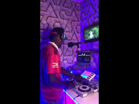 Live streaming of DJ Brainson