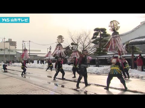 鶴岡市で新春恒例の消防出初式