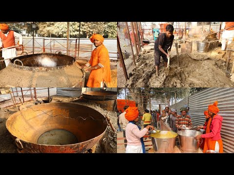 पवित्र स्थल #Prayagraj कुंभ में भूखे पेट ना रहे : ॐ नमः शिवाय आश्रम का अथक प्रयास  ।