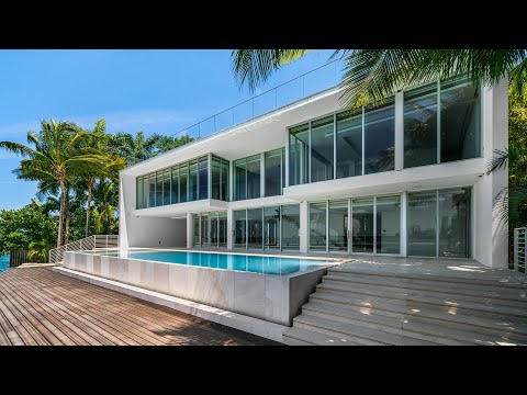 Venetian Island Waterfront Mansion in Miami Beach