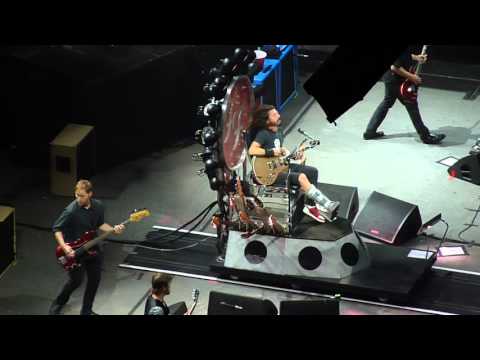 Foo Fighters - Everlong (Live Amsterdam 2015) [CURTAIN FAIL!!]