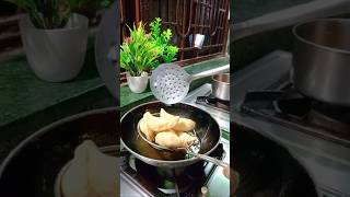 बेसन की गुजिया बनाने का सबसे आसन तरीका दीपावलीस्पेशल में#food #sunitakirasoi #recipe viral short