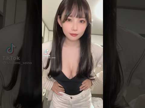 美乳