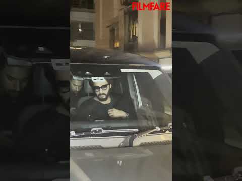 Arjun Kapoor at Karisma Kapoor's home