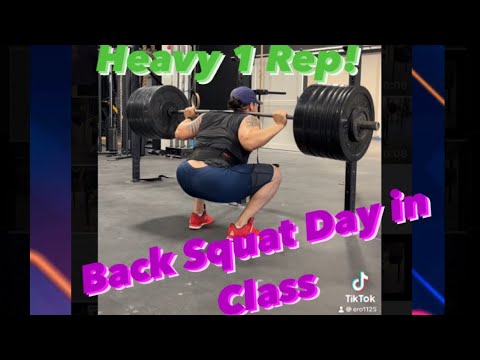 Squats! Heavy 1 rep. #gym #gymlife #fitness #fitnessmotivation #crossfit #squat