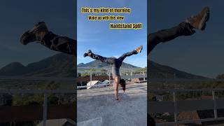 Handstand Split 🤸🏽‍♂️ #handstandsplit #handstandstag #handstandeverywhere #shirts👀 #travel