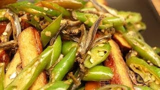 [食譜] 外表看似嗆辣「青龍辣椒炒小魚乾」其實內心很溫柔的！~食指大動TV