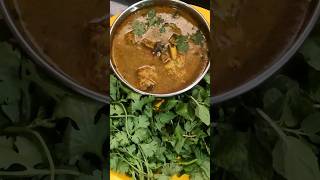 Green Chicken Gravy, Home Style #greenchicken #chickencurry #chickenrecipe #chickengravy #homestyle