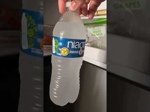 DOES YOUR WATER DO THIS? 😳 #water #nishacares #hacks #health #crazy