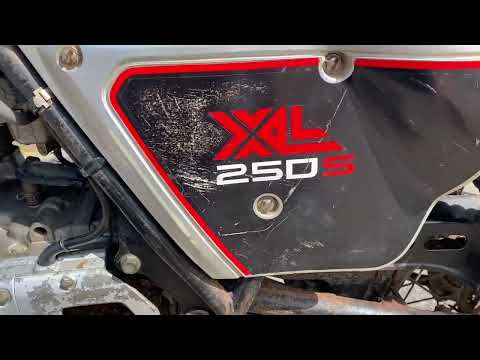 1981 Honda XL250S from Australia. Engine ticking over and walkaround video.