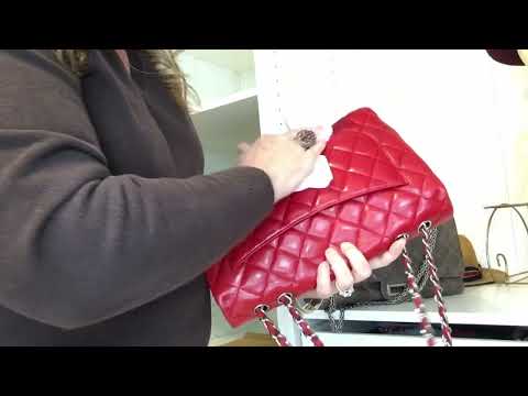 CLEANING CHANEL HANDBAGS WITH HARVE DELUXE WIPES  | R E B E C C A  B A R T O N