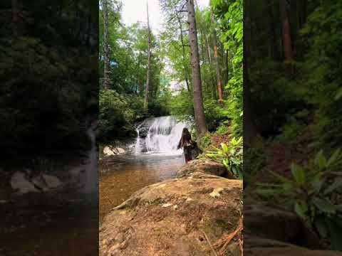 an adventure from last summer :)  #granolagirl #mountainadventures #hiking #hikingadventures