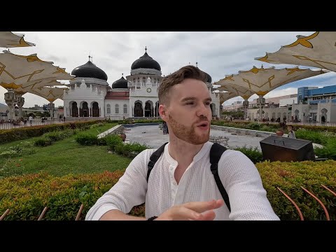 What is Banda Aceh Like? The Indonesian City Under Sharia Law 🇮🇩