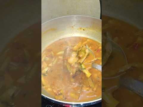 आलू बैगन की रसदार सब्जी तैयार है #village recipe #desi recipe #gaon ki recipe #shorts