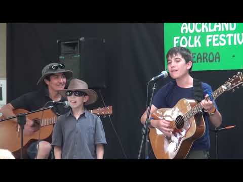 some members of Rhode Works at the 2017 Auckland Folk Festival