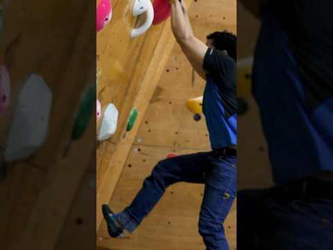 Dynamic problem in slow motion #bouldering