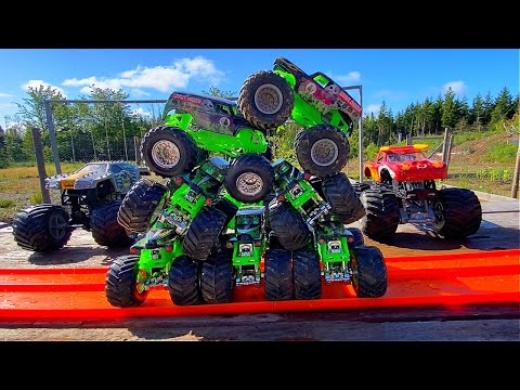 MONSTER JAM | MONSTER TRUCK JUMP PLUNGE | GRAVE DIGGER | EL TORO | MAX-D | HOT WHEELS | SPIN MASTER