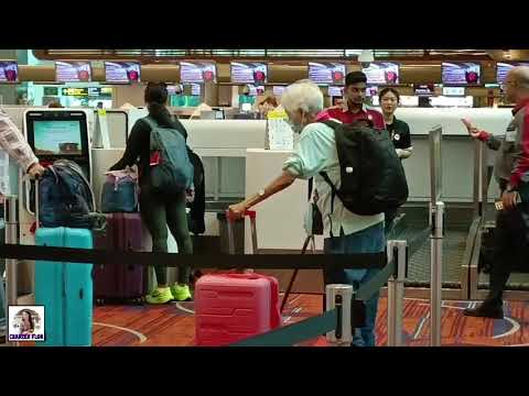 SINGAPORE AIRPORT: Terminal 1 Changi Airport// Check - In Time