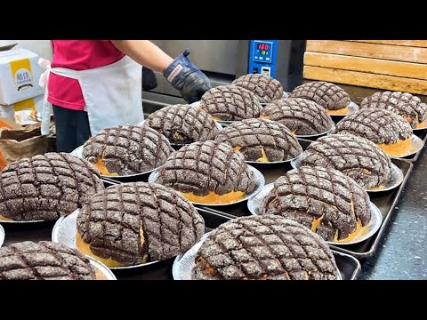 Huge！Pineapple Bread Bigger than the face！Taiwan Amazing Food Process