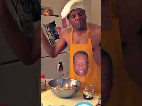 John Witherspoon LOVES him some Chicken | Cooking for Poor People #shorts