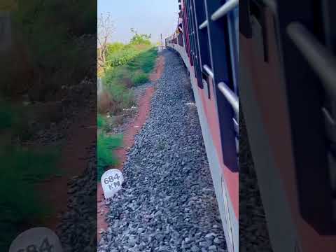 Indian Railway #railway #railgadi #indianrailways #rajasthaniexep #metrorail #vandebharatexpress