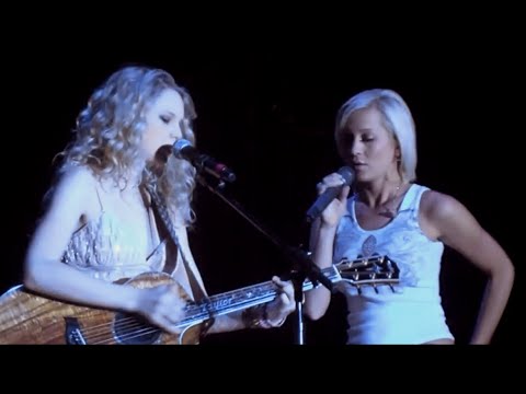 Taylor Swift & Kellie Pickler (Live in Alabama/2008)