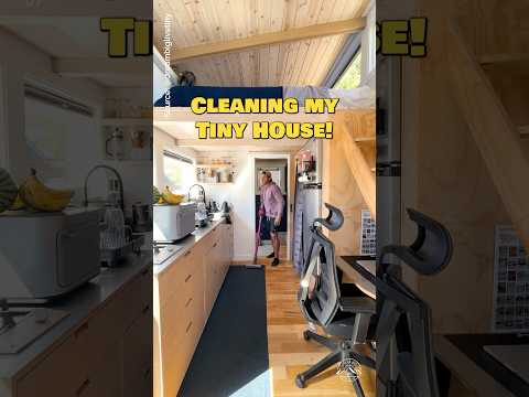 Cleaning my #tinyhouse only takes 15 min! 😏🧹🏡 #cleaning #cleaningmotivation #cleaningtips #clean