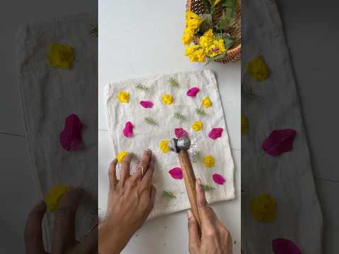 Let’s turn plain carry bags into beautiful #flowerpounding #pounding #flowerpressing #flowerart