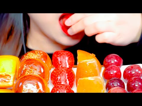 ASMR, Crunchy Candied Fruit, Tanghulu Eating Vlog, Mukbang 바삭바삭한 설탕에 절인 과일, 탕후루 먹기 @YUZA_LOVER