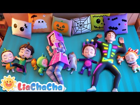 Ten in the Bed (Halloween Version) | Halloween Dress Up | Kids Songs & Nursery Rhymes | LiaChaCha