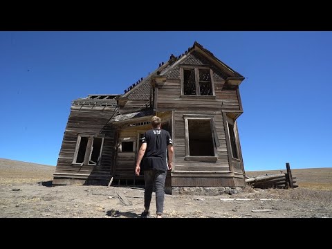 Abandoned House in the Middle of Nowhere - Our Discovery