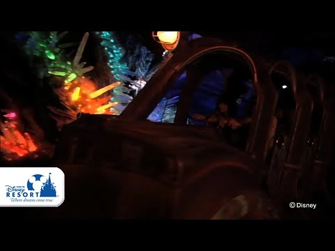 【公式】センター・オブ・ジ・アース / Journey to the Center of the Earth | 東京ディズニーシー/Tokyo DisneySea