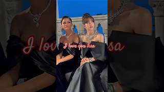 LISA DE#blackpink ET ZENDAYA AU #fashionweekparis2024 en france