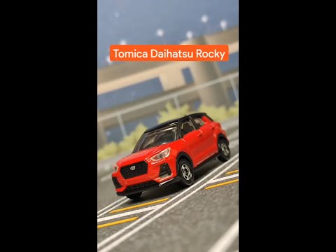 Unboxing Tomica Daihatsu Rocky (Hero Color)